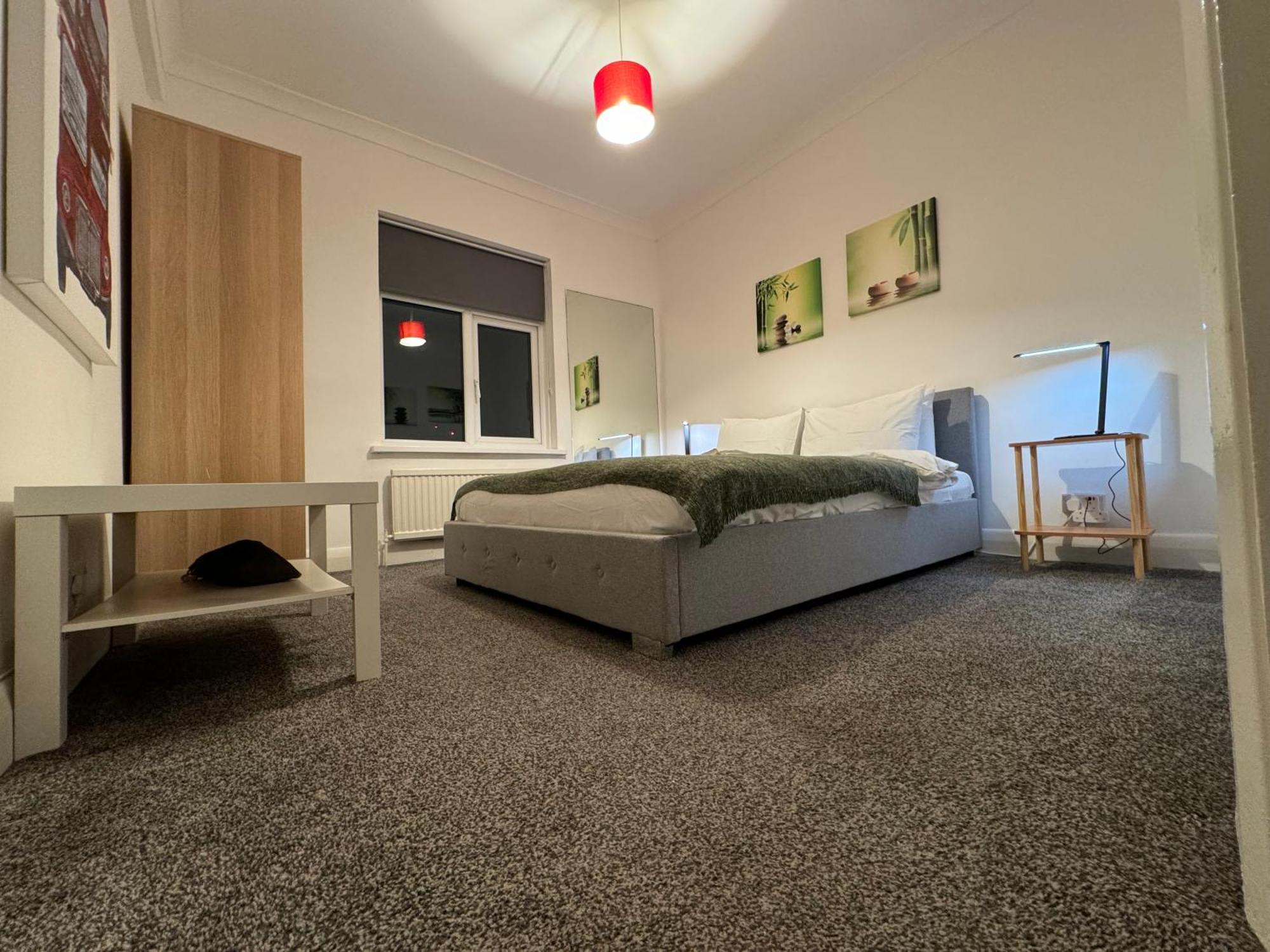 Prime Location In Camden Town * Londra